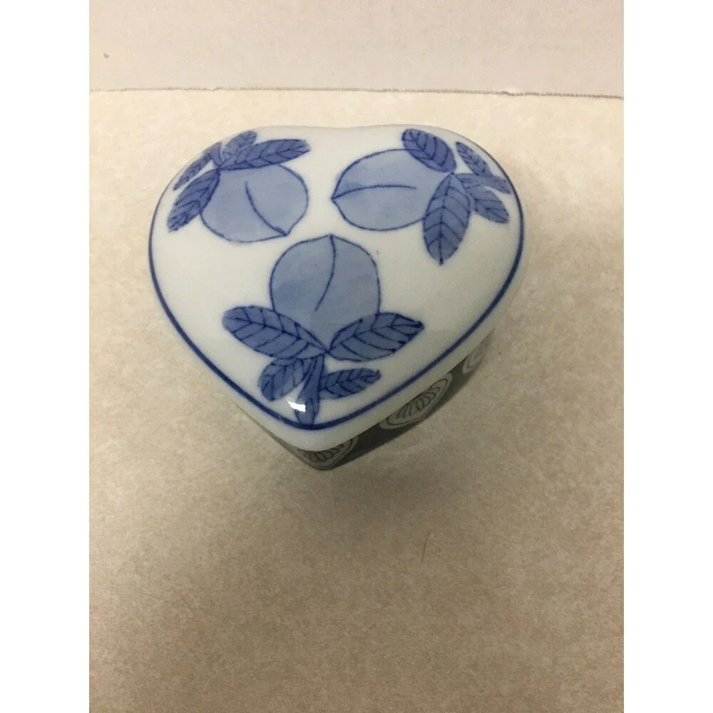 Chinese Porcelain Blue & White Heart Shape  Trinket Box